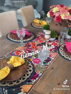 #caminodemesa #caminodemesabordado #bordadoamaquina #mesamexicana #hogar #hogarmexicano #buenosdiasseñorsol #juangabriel #alamexicana #decoraresmipasion #decoration #tablesetup #tierramiamodaartesanal #decorandotuhogar🏡 #micasita #flores #primavera #loartesanalestademoda 