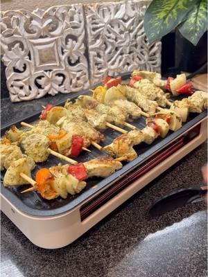 Chicken skewers #chicken #chickenskewers #chickenskewer #skewers #skewers🍢 #chickenrecipes #chickenrecipe #chickengrill #grilledchicken 