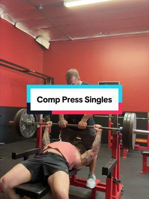 Fatigued comp press singles with @Beast Strong Powerhouse coach @rafeteich handoff. Moved fine even after that amrap set of 225 and after the 275.  #powerlifters #twitchstreamer #benchpress #benchday 