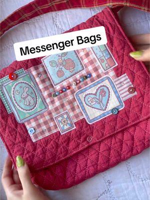 Messenger bags!!! Tomorrow night at 8pm EST besties :) #handmadebags #patchworksewing #sewing #quiltedbags 