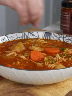 La sopa de pollo más fácil y rápida que harás 🍲✨ #SopaDePollo #RecetasFáciles #CocinaRápida #ComfortFood #RecetasDeInvierno #CocinaLatina #RecetasTikTok #FoodieTikTok #CocinarEsFácil #ComidaCasera#CocinaFácil #estilocubano #saborcubano🇨🇺🥁 