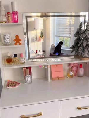 set up my new vanity with me!💓✨🪩 #vanity #reset #aesthetic #vanityreset #pinkpinkpink #vanitymirror #vanitymirror #beautyroom #beautyroominspo #inspo #pinterestaesthetic #girlythings #girkytok #CleanTok 