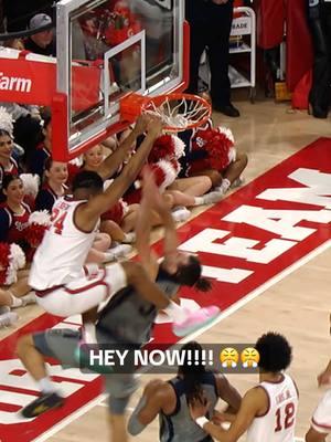 Demolished them on the poster 🤯🤯🤯 #poster #dunk #basketball #collegebasketball #StJohns 