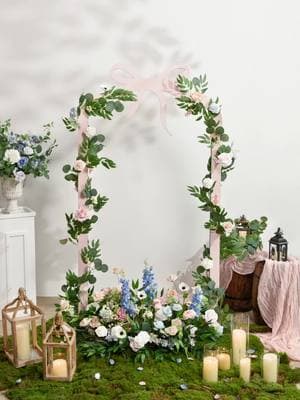 The traditional wedding each gets a playful, modern upgrade! Would you make this DIY bow arch for your sweet wedding ceremony? 💖 #lingsmoment #weddingdeco #diywedding #weddinginspo #craftart #flowerdecor #artificialflowers #flowerstyling #DIY #creative #flowerdecor #weddingideas