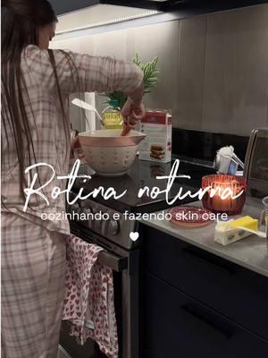 De quinta-feira à noite 💖🌙👩🏽‍🍳 #Lifestyle #rotina #emcasa #morandofora #brasileirosnoseua #fy #fyp #estilodevida 