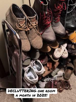 Shoes downsizing!! #cleaning #fyp #closetcleanoutseries #cleaning #organization #cleanoutmycloset #decluttering #CleanTok #organization 