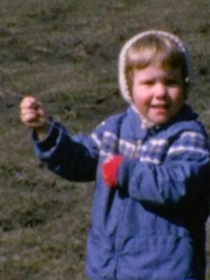 Flying a kite with Dad, 1966 #vintagemovies #homemovie #the60s #kiteflying #daddydaughter 