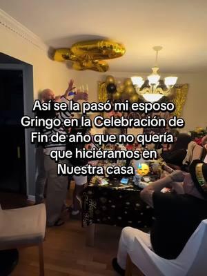 Así se la pasó mi esposo en la celebración de fin de año que no quería que hicieramos en nuestra casa @Dylan shrago con nuestros invitados especiales @Anny López #dayinmylife #pechyalvarez #Vlog #newyear #gringo #gringoylatina #tiktoker #fyp 