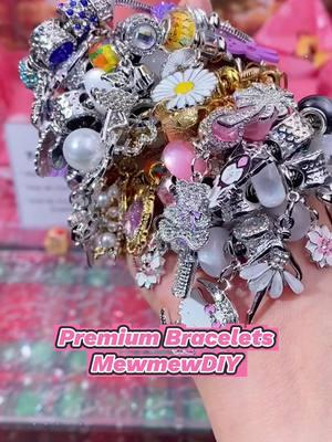 New arrivals again!!😆💕#mewmewdiy #DIY #fyp #giftideas #mewmewbeauty #beads #gift #2025 #newyear #happynewyear #handmadecraft #handmadegifts #bracelets 