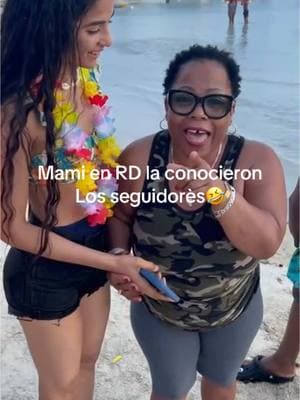 Mami es una curaaaa 🤣🤣🤣 🇩🇴 #fyp #bocachica #mamadominicana #madredominicana #anaperez #dominicanmomsbelike #dominicanrepublic #dominicantiktok 