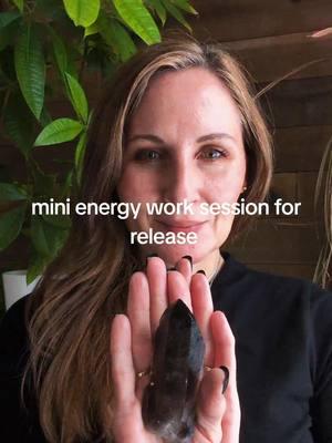 out with the old and in with the new! happy new year 🖤 #release #smokyquartz #newyearnewme  #energywork #energysession #energyhealing #Love #light #guidedhandshealing 