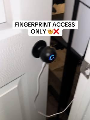 I need this to keep my siblings out of my room 😂 #fingerprint #doorknob #homesecurity #fingerprintlock 