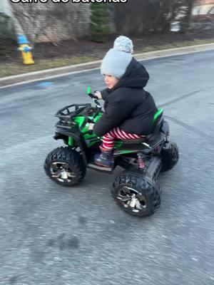 Carro de baterias para niños #car #rideoncar #rideon #rideonewheel #rideontoys #rideontoysforkids #fourwheeler #fourwheelers 