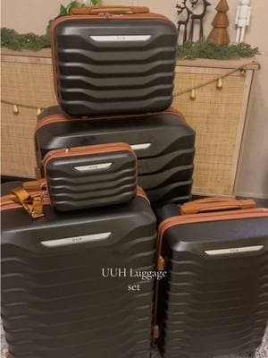 Check out this beautiful luggage set!The UUH Expandable Luggage Set, With waterproof layers, expandable storage, and TSA-approved locks. Available in a variety of sets and colors! @HARMORA • • • #uuh #uhhluggage #luggage #luggageset #travel #traveltoktok #travellife #flightluggage #luggageorganization #luggagepacking #fyp #fypシ #fypシ゚viral #fypage #fyppppppppppppppppppppppp ##ttsdelightnow #giftguide 