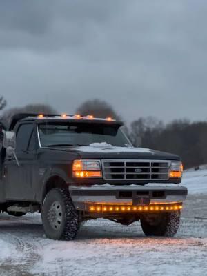 New turbo on the way #obsford #powerstroke #bradfordbuilt #hornblasters #caldwellfarmsohio #caldwellfarms #guernsified #praisegod 