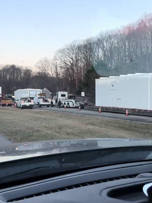 Heavy haul parking only !!! #bigshit #oversize #fyp #money #trump #chasingmoney #13axle #pilotcar #trucker #family #usa_tiktok #tennessee #virginia #full #overflow #millionstar #peterbuilt #texas #california #roadpimps #bighitters #unitedstates #worldwide #2025 #truckin #america #usa🇺🇸 #13axleperimeter 