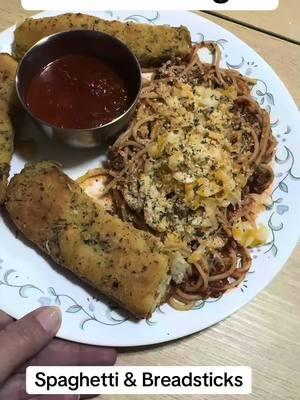 Dinner Tonight - Spaghetti & Breadstickd #dinner #dinnerwithme #dinnertime #mydinner #letseat #supper #suppertme #foodporn #yummy #yummyfood #sogood #goodfood #angiesarmy #cookathome #eatathome #fy #foru #fyp #fyppppppppppppppppppppppp #foryoupage #page #pageforyou #pagesforyou 