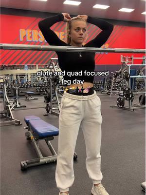 Quads and glutes leg workout coming right up ✨🤸🏼‍♀️📸 4x10 back squat 4x8 step ups 4x8 split squat 4x10 leg extension #legsworkout #quadsandglutes #glutesworkout #workoutsforwomen #legdayforwomen #legdayworkout #fitnesstips 