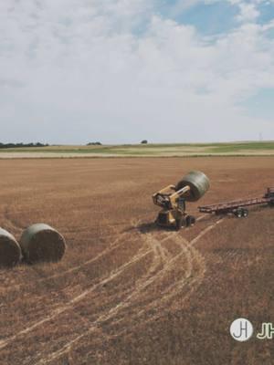 Hay haulin #fyp #farmtok #oklahoma #farmlife #farm #johndeere #gmc #gmcsierra #hayhauling #hay #triticale #jhmillerfarms #328 #skidsteer #cattle #ranchlife #agmechanic #ranchtok #sierra2500hd #2500hd #duramax #diesel #dieselpower #drone #dji #djimini3pro 