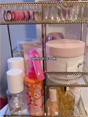 🎀🪽✨💖 #relatable #whereicook #makeup #vanity #skincare #pink #girlythings #girlygirl #SelfCare #beauty #hobby #fav #cook #letmecook #real #girls #vanitymirror 