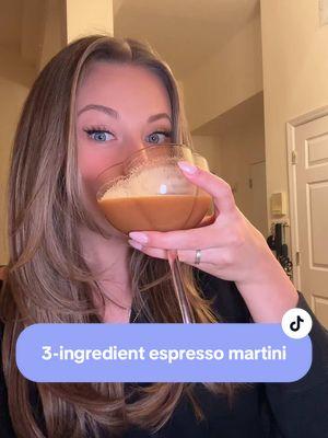 let’s make a 3-ingredient espresso martini together☕️✨ #espresso #espressomartini #espressomartinirecipe #martinirecipe #3ingredients #3ingredientsrecipes #cocktail #cocktailrecipe #sugarcookies #happysaturday #gno 