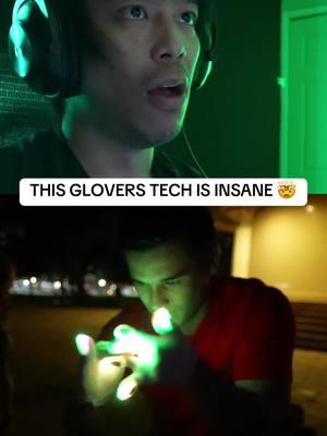 This glovers connections go forever.  Big shoutouts to @Ryan Kino-Spelman lowkey heat right here!  #gloving #fingerroll #lightshow #rave 