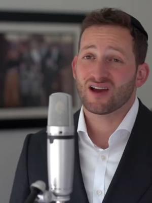 Watch a live Acoustic Version of Yosef Gestetner's song Shma Beni 🎤 🎤 🎤 #beautifulmusic #beautiful #singer #acoustic #piano #pianosong #jewishmusic #musicclip #יפה 