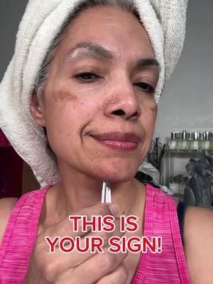 Try this Lint Roller hack! My Original Idea! Just plucking my Chin Hairs. You’re Welcome!! 🤣🤣🤣🤣 #chinhairs #thisisyoursign #tweezers #hairygirl #beforeandafter #transformation #youcandoit #dreamscometrue #lintroller 