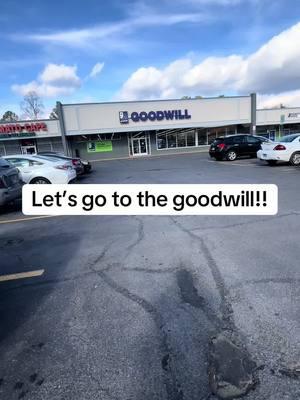 Come thrifting with me to find items for a baby shower basket! #thrift #thrifted #thrifting #thriftshop #thriftstore #comethriftingwithme 