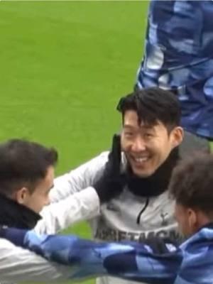 Sonny and Reguilón 😂 haha they’re so funny lol #sonheungmin #손흥민 #heungminson #tottenhamhotspur #fyp 