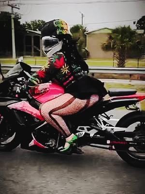 Bob Marley Effect ❤️💛💚#crazybikerchick #cosplay #biker #bobmarley #becky #bikelife 