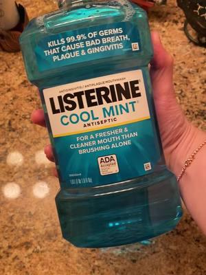 Fresh breath ❄️#coolmint #listerinechallenge #listerine 