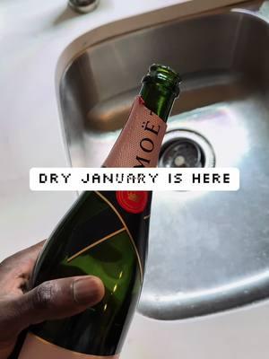 Cheers to a clear mind and a full glass! #DryJanuary #SoberCurious #ClearMindFullGlass #HealthGoals2025 #MocktailSeason #SelfCareChallenge #JanuaryReset #StayHydrated #CheersToChange #WellnessJourne