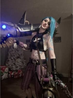 2021 me would be so happy to know that I finally built pow pow and it can spin #jinx #jinxarcane #jinxarcanecosplay #jinxcosplay #arcane #arcaneleagueoflegends #arcanecosplay #arcanejinx #arcanejinxcosplay #fyp #fypシ 