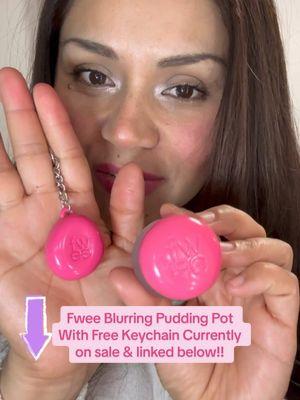 I love the texture of this Fwee lip and cheek blurring pudding with a free key chain #fwee #lipandcheek #puddingpot #makeup #TikTokShop #add #shortvideo #TikTokShopJumpstartSale #AdelaMendoza 