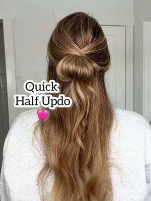 Quick half updo 💗 - #halfupdo #halfuphalfdown #halfuphair #halfuphairstyle #halfup #easyhairstyles