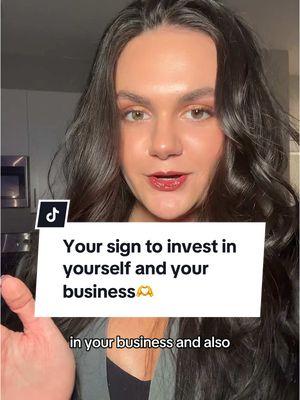 Ignore me constantly getting hair out of my lipgloss lol but this is your sign to INVEST IN YOURSELFFF omg. #socialmediacontentcreation #personalbranding #socialmedianagement #socialmediagrowth #careerjourney #socialmediamanagerjourney #socialmediamanager #marketingbymadyn 