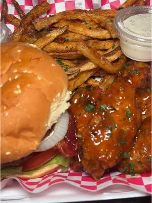 Cook With Me, “The Big Back Box” Bacon Cheeseburger w/Grilled Onion, AppleWood Smoked Bacon, Colby Jack Cheese, Tomato, Lettuce & BBQ Sauce, Homemade Seasoned Fries & Honey Hot Garlic Wings 👩🏽‍🍳 #cookingwithnaebae #fy #fyp #fypシ #fypシ゚viral #saturday #dinneridea #saturdaynight 