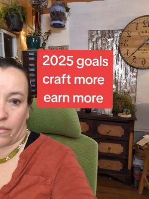 There are so many ways to teach craft classes and make money doing so,that no matter what your style is, you can find a path to get to your dream.business. Check out the Craft Teachers Club for a little extra help. #craftteacher #followyourdreams #craftparty #diyproject  #creatorsearchinsights 