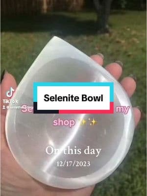 #untetheredcrystals #crystalbowl #selenite #satinspar #witchtok #crystaltok #onthisday 