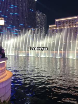 Las vegas😛💰🤑  #lasvegas #lasvegastiktok #lasvegasbaby #lasvegasfood #hangover #lasvegasnevada #helicopter #casinos #conociendolugares #porelmundo #viajestiktok #viajesporelmundo #sigemeparamasvídeos #fyp #foruyou #traveltiktok #tik_tok #viral_video 