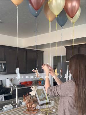 Her classic Pooh bear party was everything!! 🍯 #firstbirthday #firstbaby #momlife #firstbirthdayparty #partytheme #babybirthday #MomsofTikTok #partyprep 