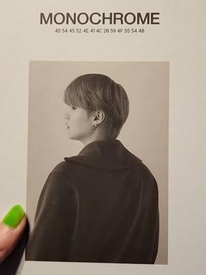 Best Christmas Gift EVER  #bestfriend #christmasgift #bangtan #bangtansonyeondan방탄소년단 #btsarmy #armybts #bts #agustd #btssuga #suga #yoongi #christmas #kpop #monochrome #btsmomochrome 