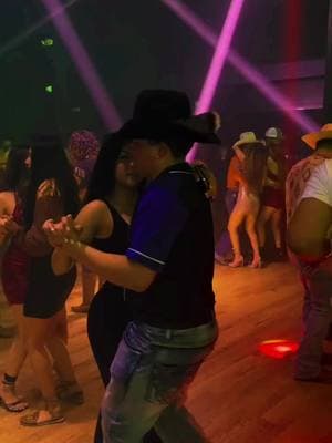 cachete con cachete mija #fyppppppppppppppppppppppp #fypage #fyp #viral #paratiiiiiiiiiiiiiiiiiiiiiiiiiiiiiii #bailecito #instagram #publico #bailamos #cachete #pareja 