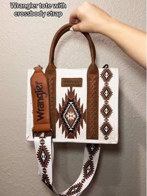 The cutest wrangler purse does exist 😍 #wrangler #wranglerpurse #danimorgansboutique #cowgirls #cowgirlsandoutlaws #cowgirlcheck #crossbodybag #crossbody #wranglertotebags #creatorsearchinsights #creator #creatorsearchinsight #westernwear #westernfashion 