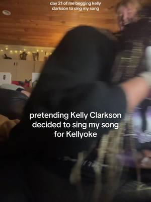 PLEASE KELLT JUST SING IT ONCE #kellyclarkson #kellyclarksonshow #fyp #kellyoke #kellynoticemepls #kellyclarksoncover #singer 