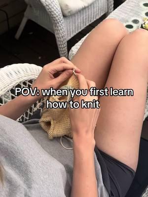 Think the English method is the easiest to learn when you first start out knitting! #knits #learningtoknit #knittingtiktok #knittok 