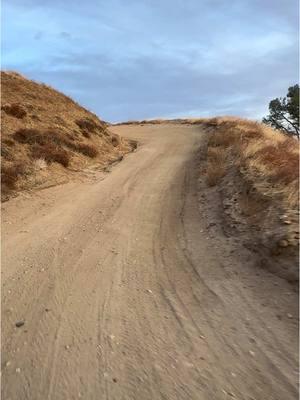 Una ruta Off Road con bellos atardeceres.  Road Trip. Te gustan estas actividades?#viajando_ala_naturaleza #viajesnaturaleza1 #offroad #offroadoutlaws #offroad4x4 #sunset #offroadtiktok #rutas #rutas4x4 