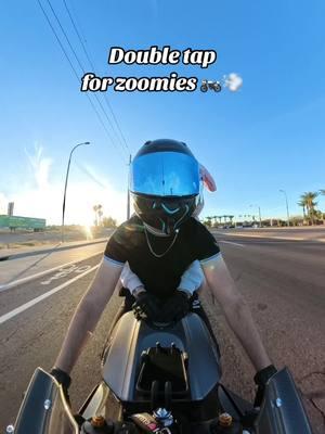 1 like = zoomies 🏍️💨  #motorcycle  #fyp #yamaha #r7  #bikelife #couple  #biketok  #BookTok #bikergirl