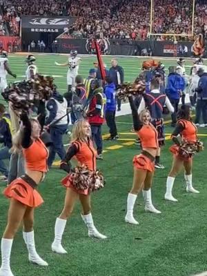 AND THATS A BENGALS WIN 🧡 #whodey #bengals #nflcheer #bengalsvssteelers #bengalscheerleaders #taylorbengal 